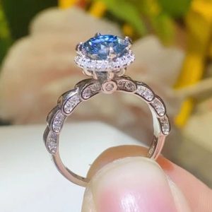 925 Sterling Silver 1 Carat Moissanite Cluster Ring